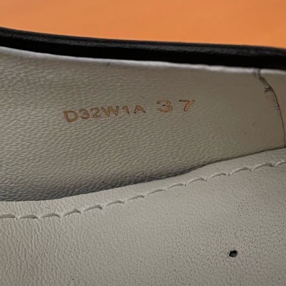 Geox black leather shoes golden heels and brooch size 37 - Picture 6 of 6